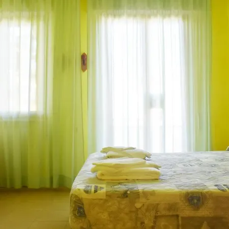 Готель Casa Per Ferie Nostra Signora Tonfano *