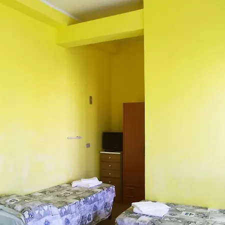 Casa Per Ferie Nostra Signora Tonfano Марина-ді-П'єтразанта