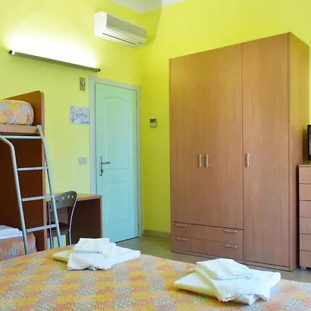 Casa Per Ferie Nostra Signora Tonfano 호텔 마리아나디피에트라산타