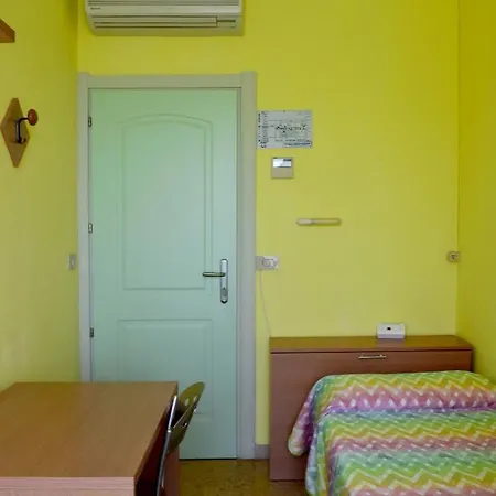 Casa Per Ferie Nostra Signora Tonfano מלון *