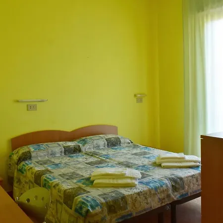 Casa Per Ferie Nostra Signora Tonfano מלון *