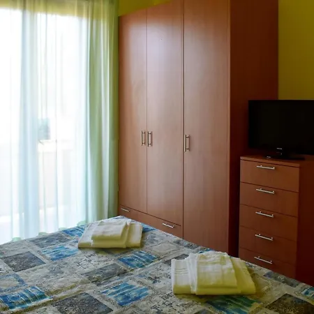 Casa Per Ferie Nostra Signora Tonfano * 마리아나디피에트라산타