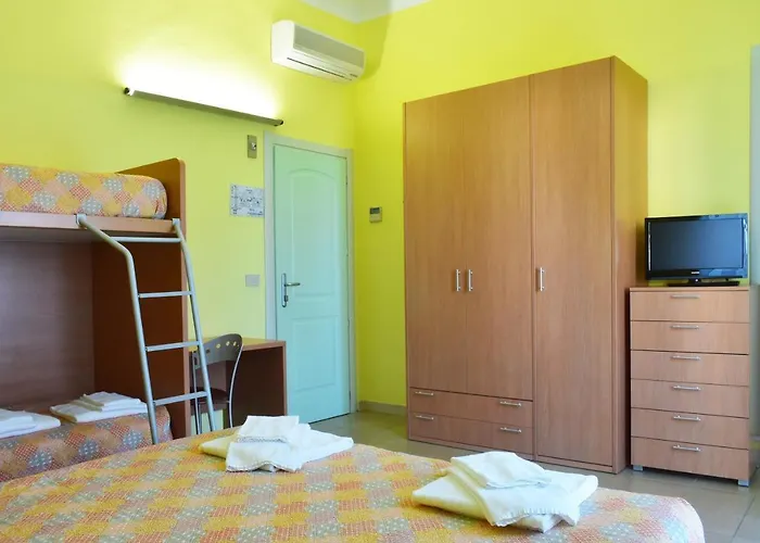 Casa Per Ferie Nostra Signora Tonfano 호텔 마리아나디피에트라산타